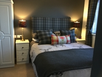 Cosy double bed room with ensuite shower